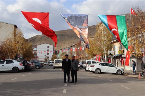 Cumhuriyetin 100. Yılında Çıldır Coşkuyla Al Bayraklarla Donatıldı